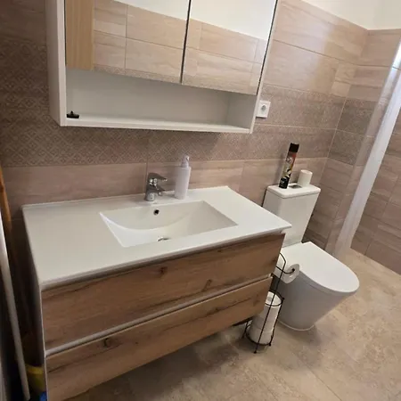 Berbe Apartment Balatonlelle