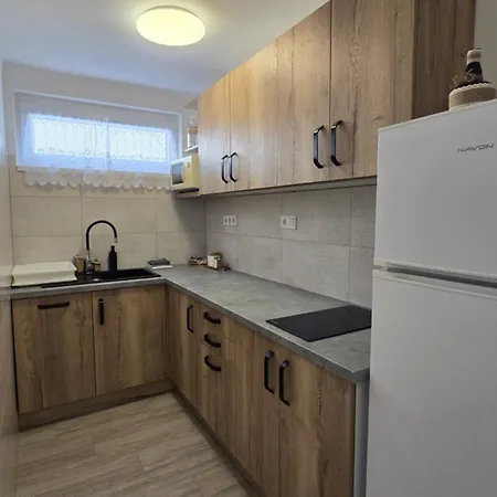 Berbe Apartment Balatonlelle