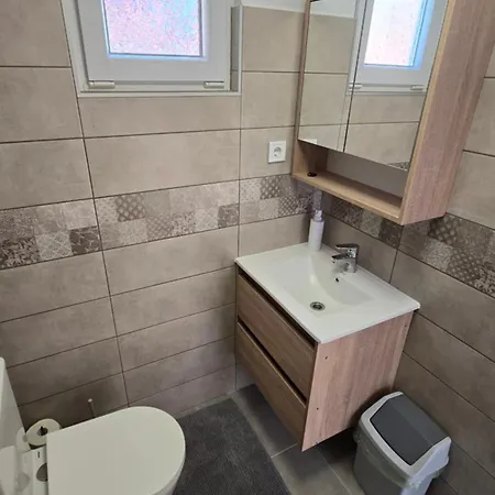 Berbe Apartment Balatonlelle