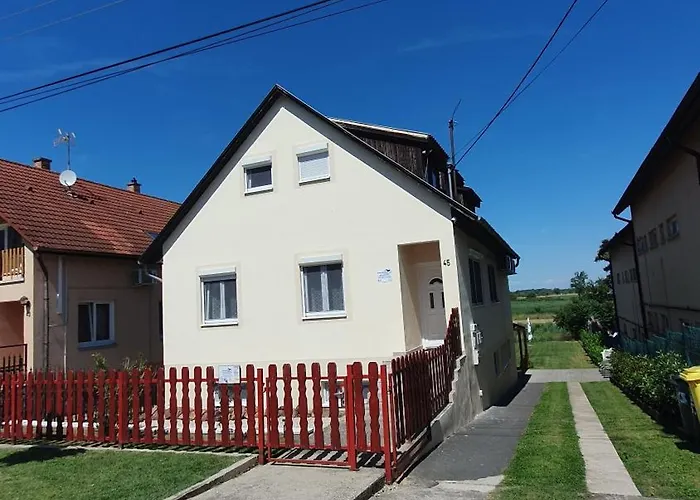 Berbe Apartment Balatonlelle